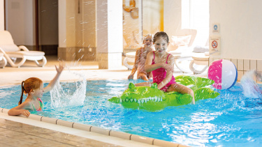 Badewelt Hallenbad Kinder spielen