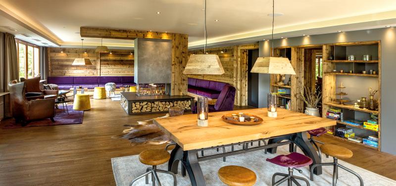 lounge pano