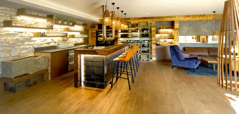 lounge bar